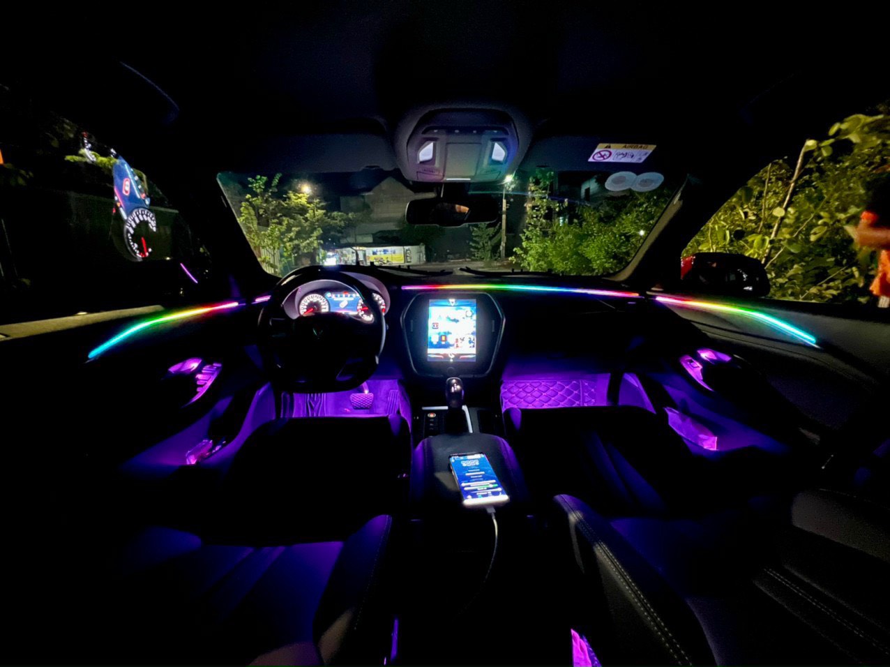 Xu hướng độ đèn LED đổi màu nội thất Ô tô 2022